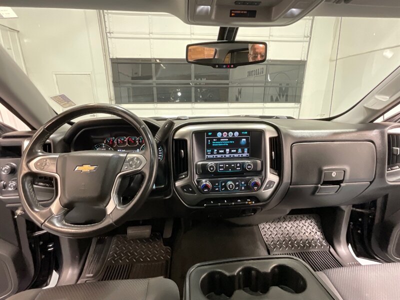 2017 Chevrolet Silverado 1500 LT Crew Cab 4X4 / 5.3L V8 / Sunroof / Heated Seats / 6.5FT BED / ZERO RUST - Photo 40 - Gladstone, OR 97027
