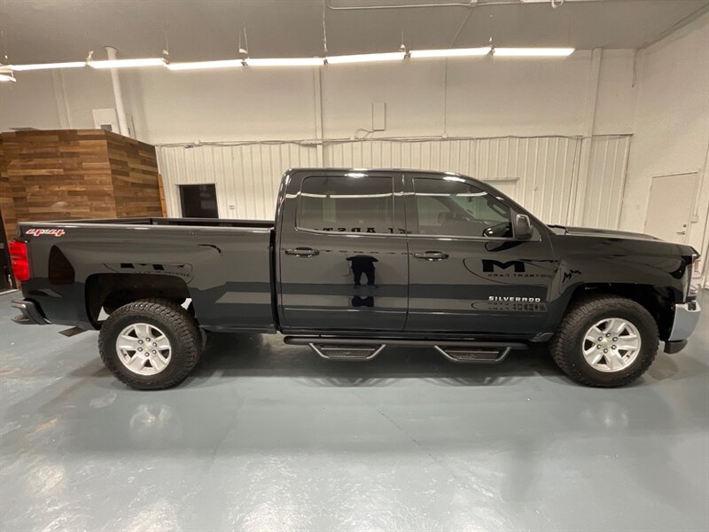 2017 Chevrolet Silverado 1500 LT Crew Cab 4X4 / 5.3L V8 / Sunroof / Heated Seats / 6.5FT BED / ZERO RUST - Photo 4 - Gladstone, OR 97027