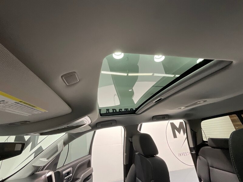 2017 Chevrolet Silverado 1500 LT Crew Cab 4X4 / 5.3L V8 / Sunroof / Heated Seats / 6.5FT BED / ZERO RUST - Photo 43 - Gladstone, OR 97027