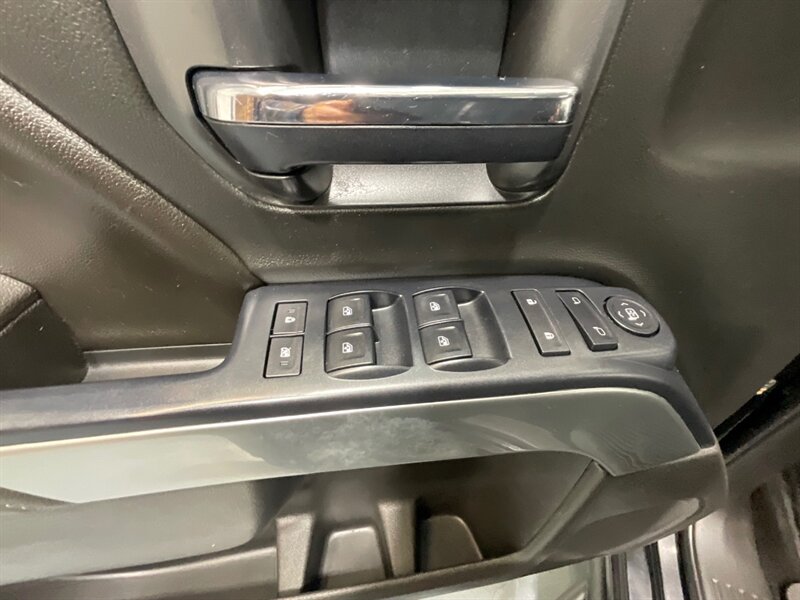 2017 Chevrolet Silverado 1500 LT Crew Cab 4X4 / 5.3L V8 / Sunroof / Heated Seats / 6.5FT BED / ZERO RUST - Photo 34 - Gladstone, OR 97027