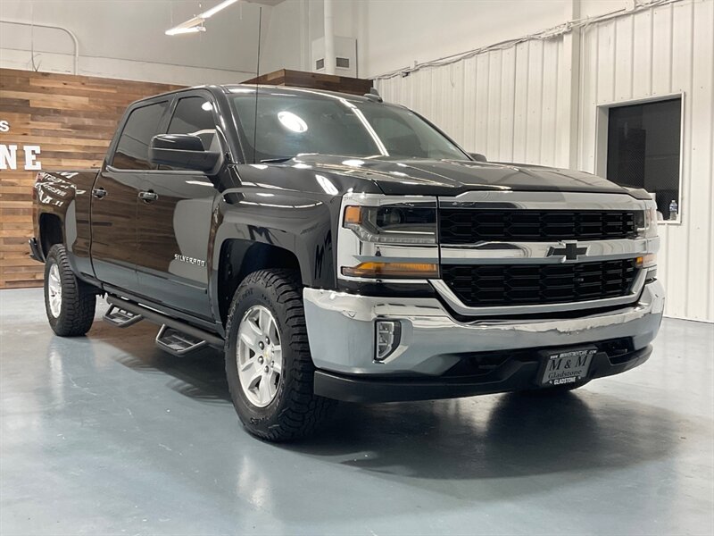 2017 Chevrolet Silverado 1500 LT Crew Cab 4X4 / 5.3L V8 / Sunroof / Heated Seats / 6.5FT BED / ZERO RUST - Photo 57 - Gladstone, OR 97027