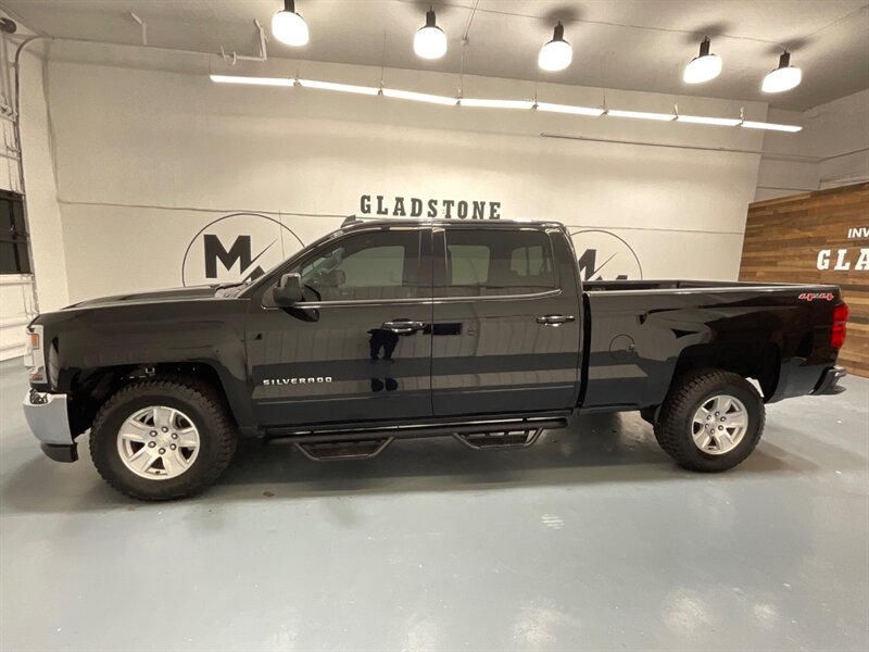 2017 Chevrolet Silverado 1500 LT Crew Cab 4X4 / 5.3L V8 / Sunroof / Heated Seats / 6.5FT BED / ZERO RUST - Photo 3 - Gladstone, OR 97027