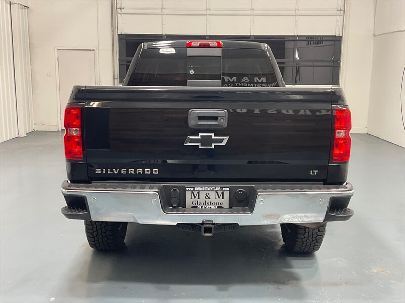 2017 Chevrolet Silverado 1500 LT Crew Cab 4X4 / 5.3L V8 / Sunroof / Heated Seats / 6.5FT BED / ZERO RUST - Photo 6 - Gladstone, OR 97027