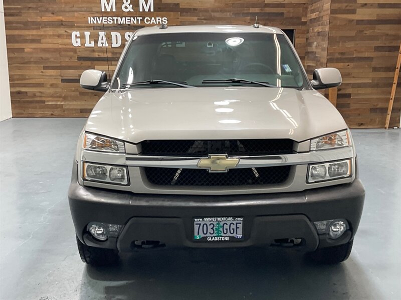 2004 Chevrolet Avalanche 2500 4X4 8.1L V8 / Sport Utility Pickup  / Leather heated Seats / Sunroof / NEW TIRES / ZERO RUST - Photo 5 - Gladstone, OR 97027