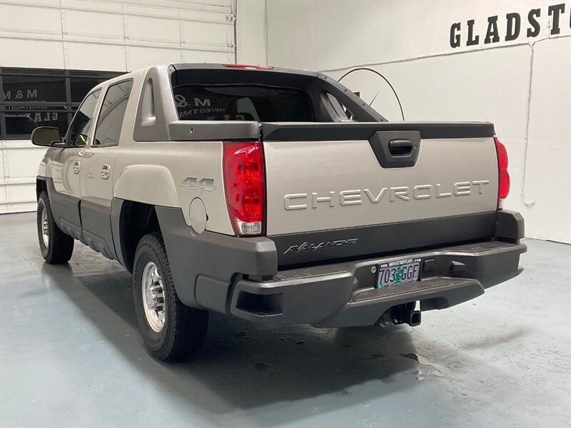 2004 Chevrolet Avalanche 2500 4X4 8.1L V8 / Sport Utility Pickup  / Leather heated Seats / Sunroof / NEW TIRES / ZERO RUST - Photo 8 - Gladstone, OR 97027