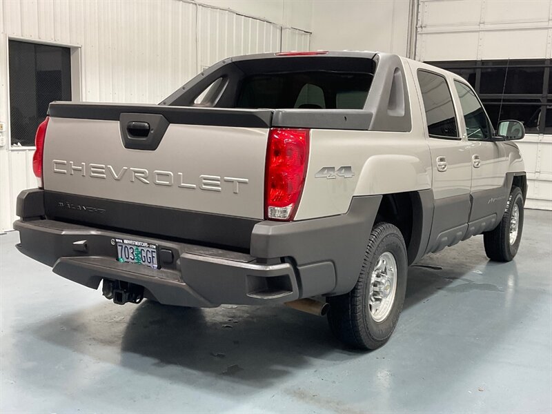 2004 Chevrolet Avalanche 2500 4X4 8.1L V8 / Sport Utility Pickup  / Leather heated Seats / Sunroof / NEW TIRES / ZERO RUST - Photo 7 - Gladstone, OR 97027