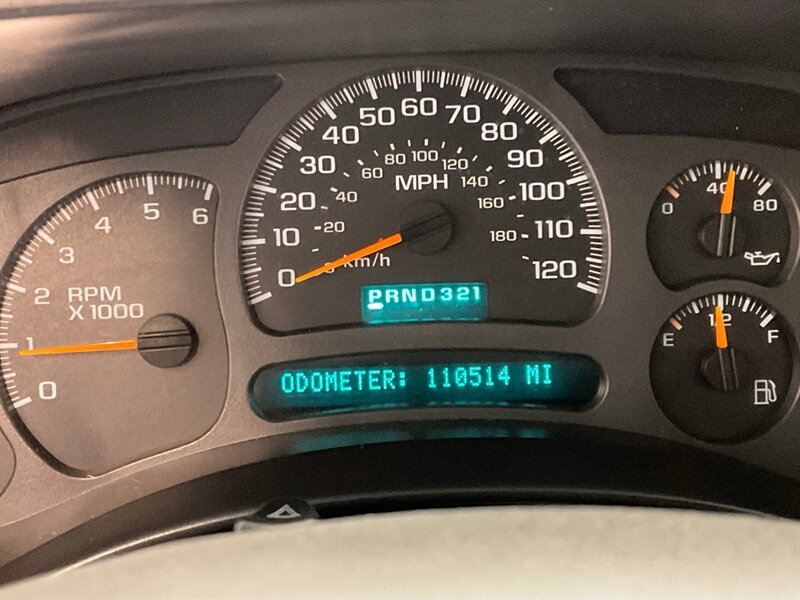 2004 Chevrolet Avalanche 2500 4X4 8.1L V8 / Sport Utility Pickup  / Leather heated Seats / Sunroof / NEW TIRES / ZERO RUST - Photo 49 - Gladstone, OR 97027