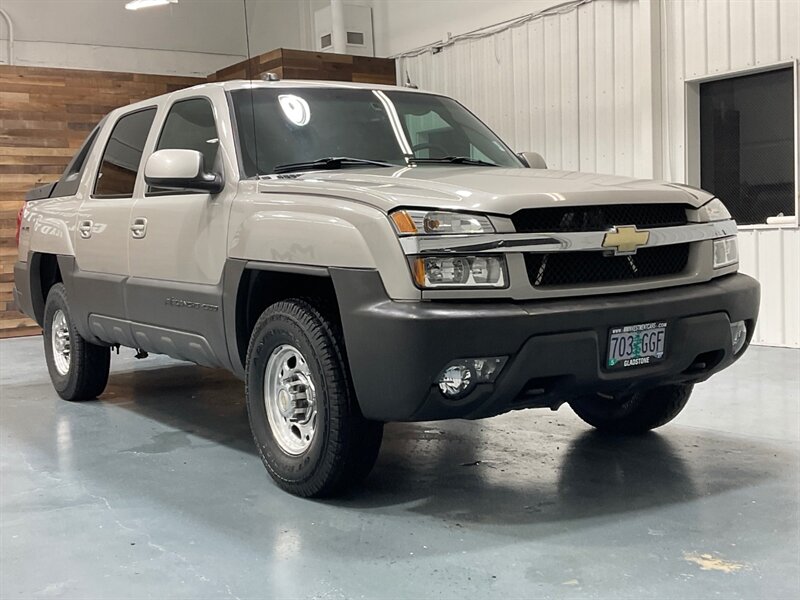 2004 Chevrolet Avalanche 2500 4X4 8.1L V8 / Sport Utility Pickup  / Leather heated Seats / Sunroof / NEW TIRES / ZERO RUST - Photo 52 - Gladstone, OR 97027