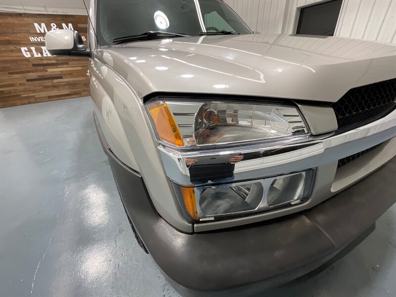 2004 Chevrolet Avalanche 2500 4X4 8.1L V8 / Sport Utility Pickup  / Leather heated Seats / Sunroof / NEW TIRES / ZERO RUST - Photo 27 - Gladstone, OR 97027