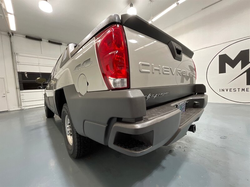 2004 Chevrolet Avalanche 2500 4X4 8.1L V8 / Sport Utility Pickup  / Leather heated Seats / Sunroof / NEW TIRES / ZERO RUST - Photo 56 - Gladstone, OR 97027