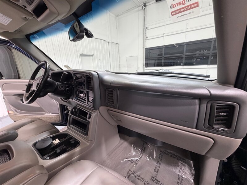2005 Chevrolet Avalanche 1500 LT SUV Pickup 4X4 / Leather / 57,000 MILES M /Leather w. Heated Seats / Sunroof / ZERO RUST - Photo 37 - Gladstone, OR 97027