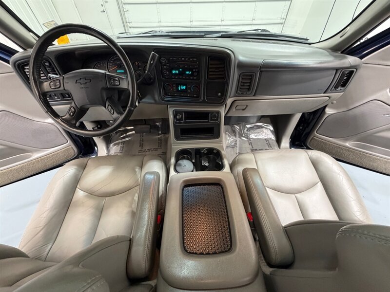 2005 Chevrolet Avalanche 1500 LT SUV Pickup 4X4 / Leather / 57,000 MILES M /Leather w. Heated Seats / Sunroof / ZERO RUST - Photo 36 - Gladstone, OR 97027