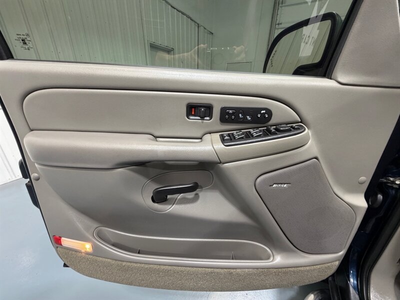 2005 Chevrolet Avalanche 1500 LT SUV Pickup 4X4 / Leather / 57,000 MILES M /Leather w. Heated Seats / Sunroof / ZERO RUST - Photo 33 - Gladstone, OR 97027