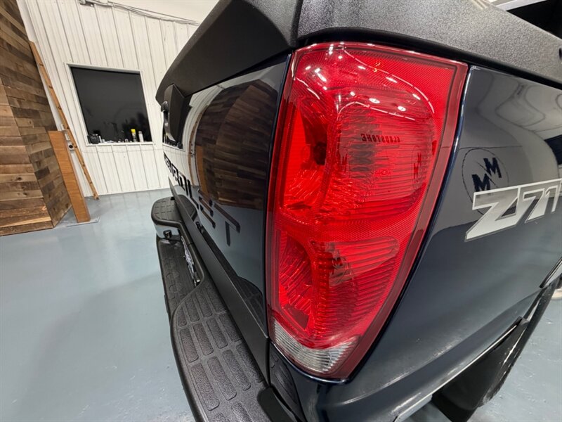 2005 Chevrolet Avalanche 1500 LT SUV Pickup 4X4 / Leather / 57,000 MILES M /Leather w. Heated Seats / Sunroof / ZERO RUST - Photo 28 - Gladstone, OR 97027