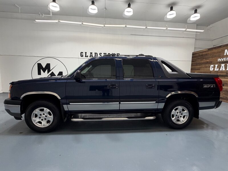 2005 Chevrolet Avalanche 1500 LT SUV Pickup 4X4 / Leather / 57,000 MILES M /Leather w. Heated Seats / Sunroof / ZERO RUST - Photo 3 - Gladstone, OR 97027