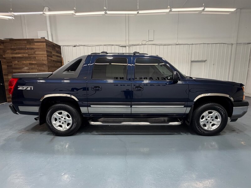 2005 Chevrolet Avalanche 1500 LT SUV Pickup 4X4 / Leather / 57,000 MILES M /Leather w. Heated Seats / Sunroof / ZERO RUST - Photo 4 - Gladstone, OR 97027