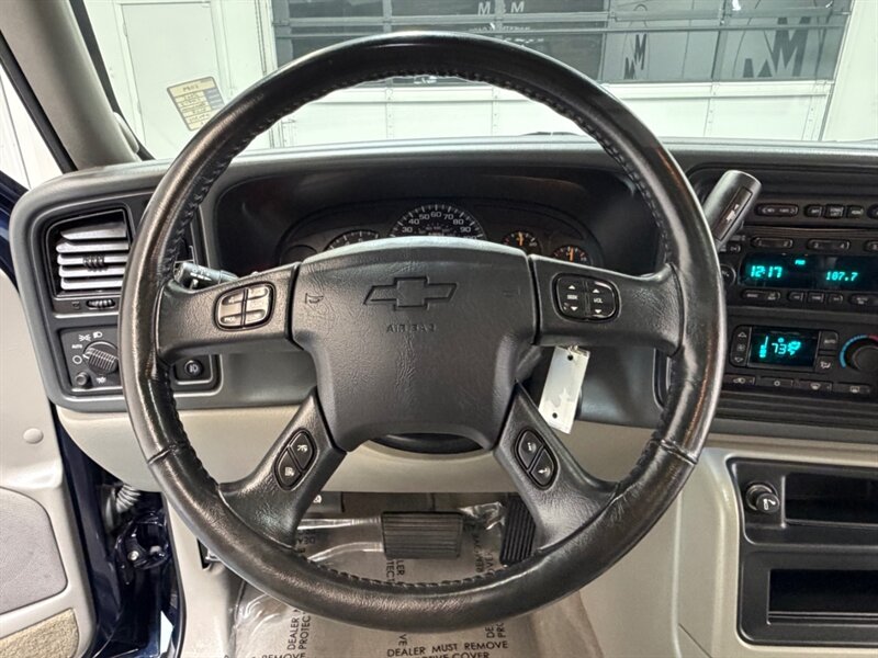 2005 Chevrolet Avalanche 1500 LT SUV Pickup 4X4 / Leather / 57,000 MILES M /Leather w. Heated Seats / Sunroof / ZERO RUST - Photo 14 - Gladstone, OR 97027