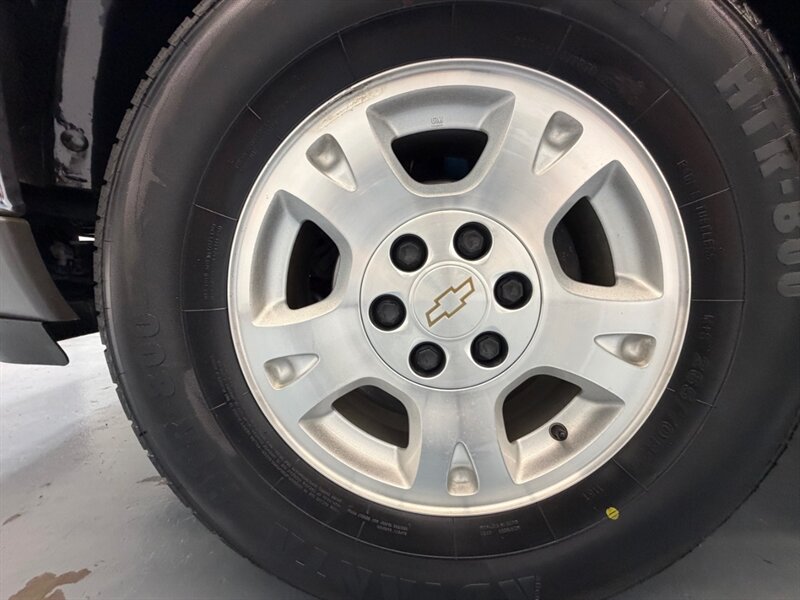 2005 Chevrolet Avalanche 1500 LT SUV Pickup 4X4 / Leather / 57,000 MILES M /Leather w. Heated Seats / Sunroof / ZERO RUST - Photo 46 - Gladstone, OR 97027