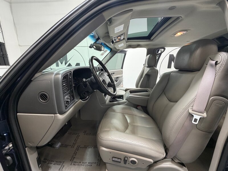 2005 Chevrolet Avalanche 1500 LT SUV Pickup 4X4 / Leather / 57,000 MILES M /Leather w. Heated Seats / Sunroof / ZERO RUST - Photo 10 - Gladstone, OR 97027
