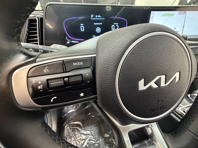 2025 Kia Sportage EX Sport Utility / AWD / 1-OWNER / NEW TIRES / 1-OWNER / Sunroof / Leather - Photo 51 - Gladstone, OR 97027