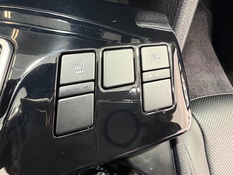 2025 Kia Sportage EX Sport Utility / AWD / 1-OWNER / NEW TIRES / 1-OWNER / Sunroof / Leather - Photo 20 - Gladstone, OR 97027