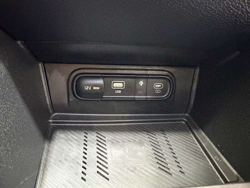 2025 Kia Sportage EX Sport Utility / AWD / 1-OWNER / NEW TIRES / 1-OWNER / Sunroof / Leather - Photo 53 - Gladstone, OR 97027