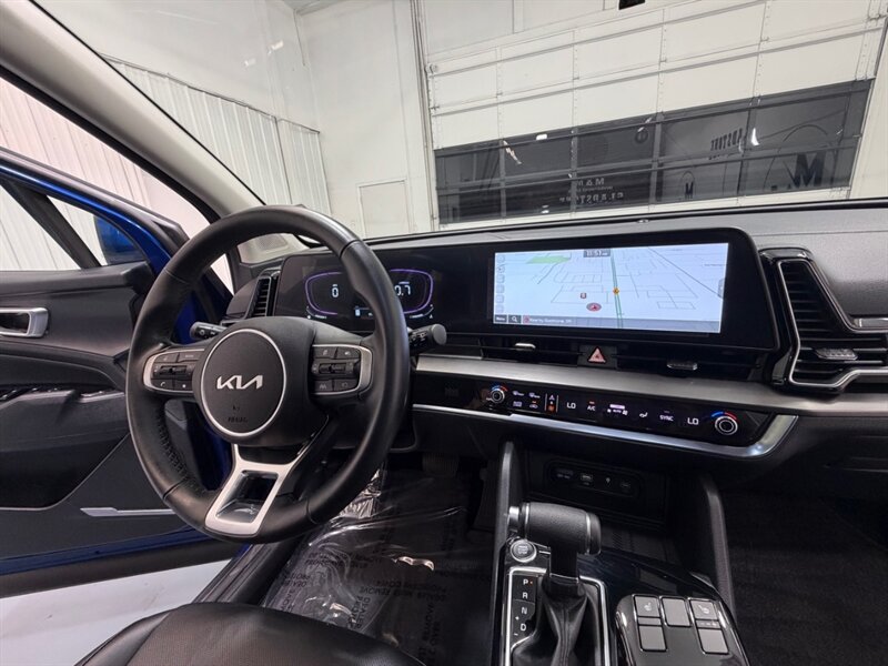 2025 Kia Sportage EX Sport Utility / AWD / 1-OWNER / NEW TIRES / 1-OWNER / Sunroof / Leather - Photo 34 - Gladstone, OR 97027