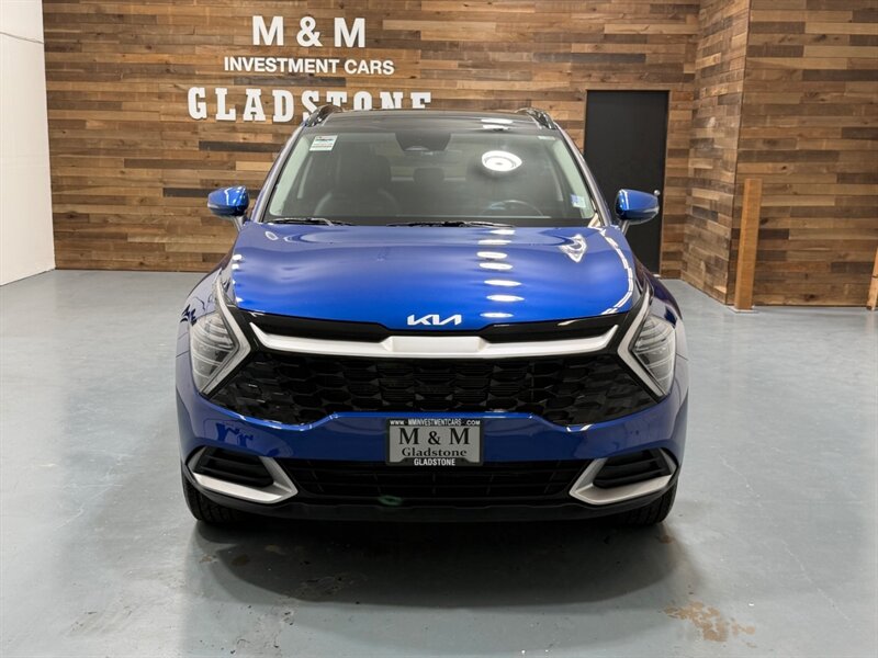 2025 Kia Sportage EX Sport Utility / AWD / 1-OWNER / NEW TIRES / 1-OWNER / Sunroof / Leather - Photo 5 - Gladstone, OR 97027
