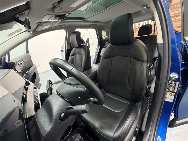 2025 Kia Sportage EX Sport Utility / AWD / 1-OWNER / NEW TIRES / 1-OWNER / Sunroof / Leather - Photo 31 - Gladstone, OR 97027
