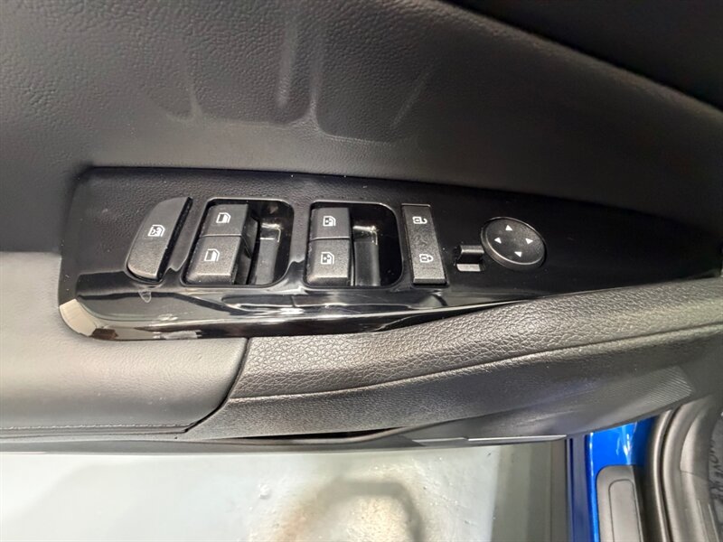 2025 Kia Sportage EX Sport Utility / AWD / 1-OWNER / NEW TIRES / 1-OWNER / Sunroof / Leather - Photo 33 - Gladstone, OR 97027