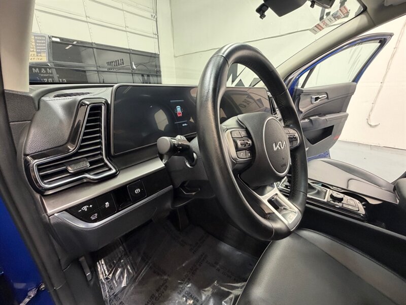 2025 Kia Sportage EX Sport Utility / AWD / 1-OWNER / NEW TIRES / 1-OWNER / Sunroof / Leather - Photo 21 - Gladstone, OR 97027