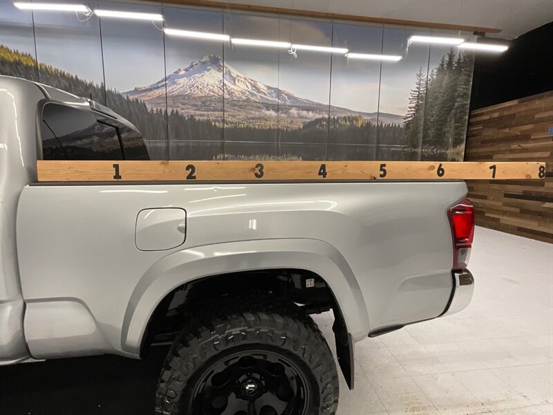 2018 Toyota Tacoma 4x4 SR5 V6 / LONG BED / 1-Owner / LIFTED  / BRAND NEW 33 " MUD TIRES & 18 " FUEL WHEELS / Local Oregon truck / RUST FREE / 56,000 MILES - Photo 13 - Gladstone, OR 97027