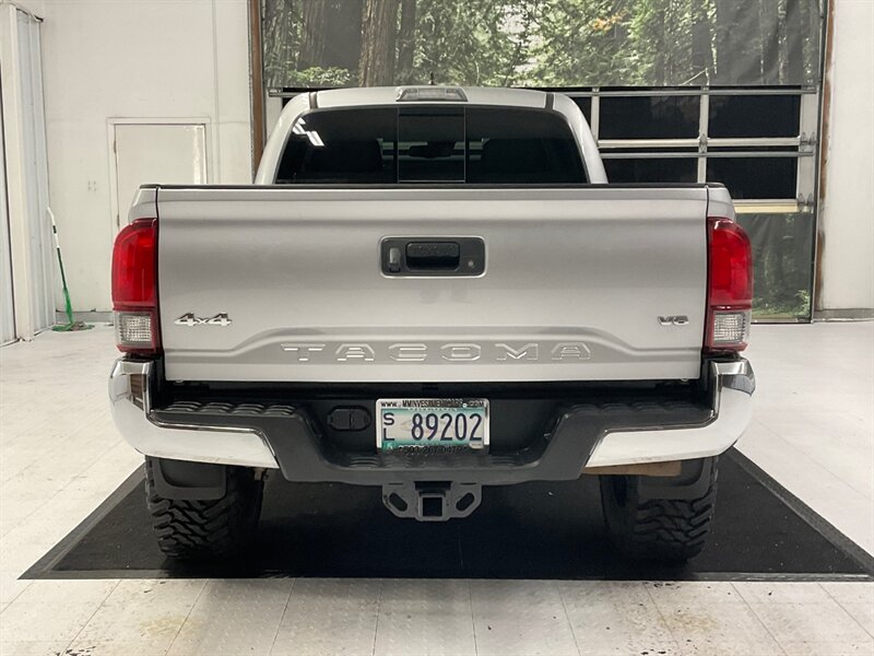 2018 Toyota Tacoma 4x4 SR5 V6 / LONG BED / 1-Owner / LIFTED  / BRAND NEW 33 " MUD TIRES & 18 " FUEL WHEELS / Local Oregon truck / RUST FREE / 56,000 MILES - Photo 6 - Gladstone, OR 97027