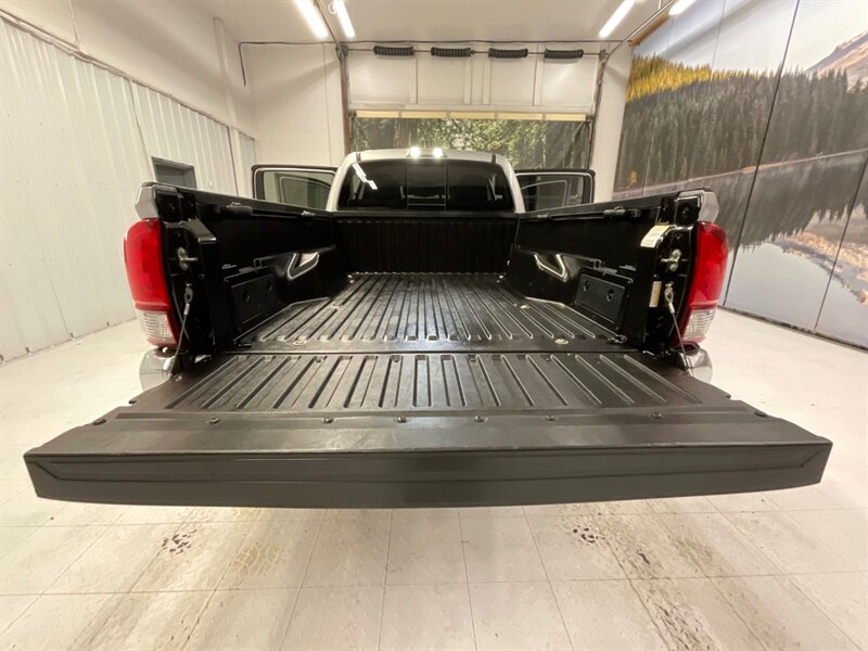 2018 Toyota Tacoma 4x4 SR5 V6 / LONG BED / 1-Owner / LIFTED  / BRAND NEW 33 " MUD TIRES & 18 " FUEL WHEELS / Local Oregon truck / RUST FREE / 56,000 MILES - Photo 36 - Gladstone, OR 97027