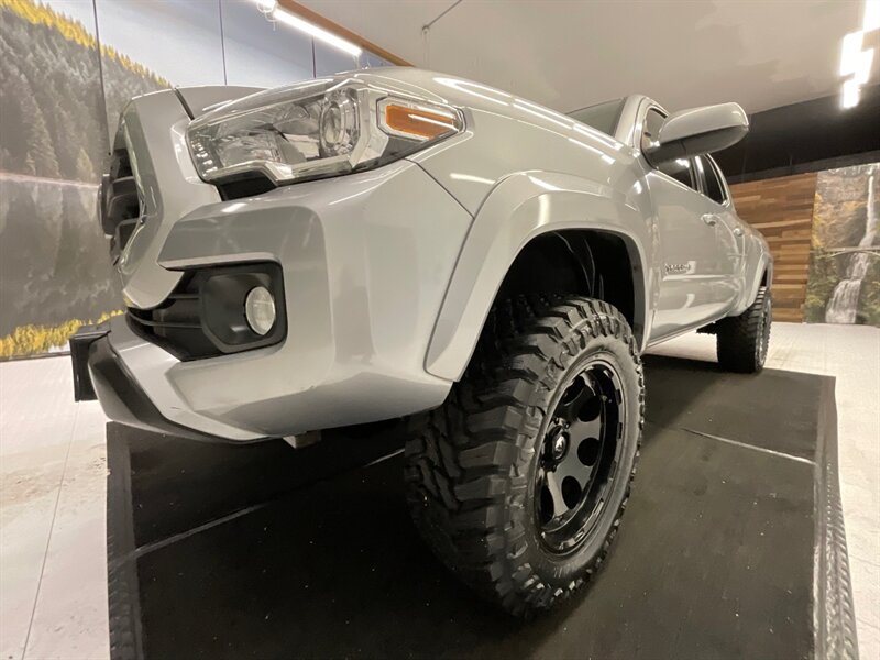 2018 Toyota Tacoma 4x4 SR5 V6 / LONG BED / 1-Owner / LIFTED  / BRAND NEW 33 " MUD TIRES & 18 " FUEL WHEELS / Local Oregon truck / RUST FREE / 56,000 MILES - Photo 9 - Gladstone, OR 97027