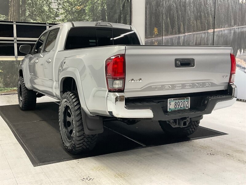 2018 Toyota Tacoma 4x4 SR5 V6 / LONG BED / 1-Owner / LIFTED  / BRAND NEW 33 " MUD TIRES & 18 " FUEL WHEELS / Local Oregon truck / RUST FREE / 56,000 MILES - Photo 7 - Gladstone, OR 97027