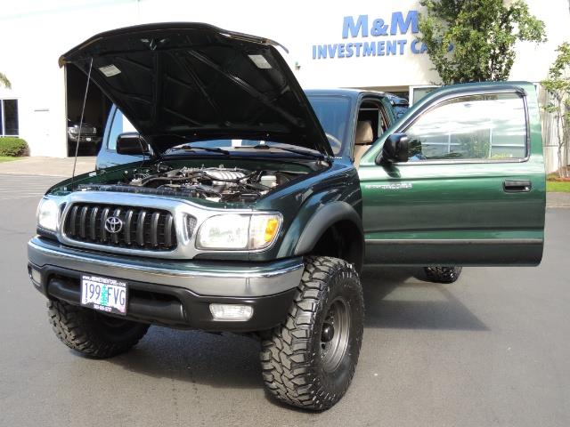 2003 Toyota Tacoma / 4X4 / 5-SPEED MANUAL / NEW TIRES / LIFTED !!!   - Photo 11 - Portland, OR 97217