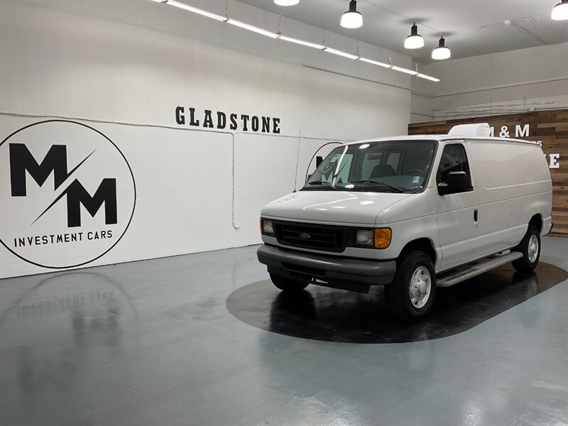 2007 Ford E-Series Van E-250 Cargo Van / 4.6L V8 / ONLY 29,000 MILES   - Photo 5 - Gladstone, OR 97027