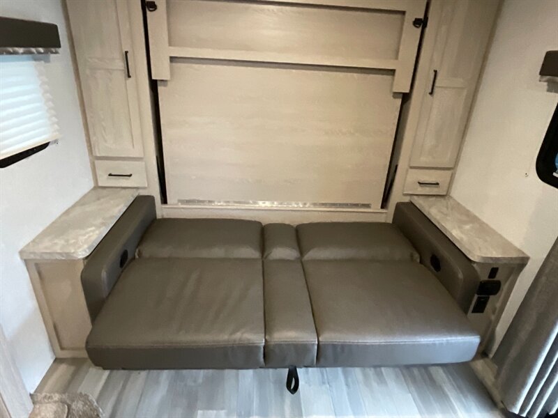 2021 Rockwood ROCKWOOD MINI LITE 2509S SUPER CLEAN TRAVEL TRAILER / LIKE NEW  SLIDE OUT / BEAUTIFUL LAYOUT - Photo 17 - Gladstone, OR 97027