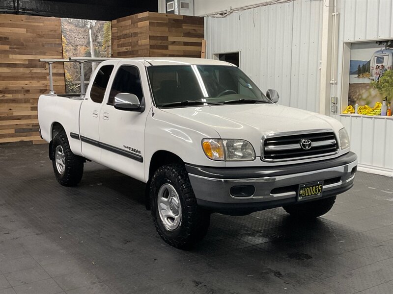 2000 Toyota Tundra SR5 4X4 / 3.4L 6Cyl / 5-SPEED MANUAL / LOCAL  RARE TRUCK / TIMING BELT SERVICE DONE / RUST FREE / 127,000 MILES - Photo 2 - Gladstone, OR 97027