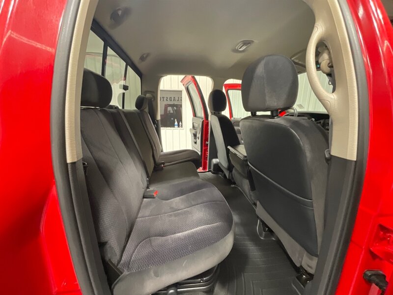 2005 Dodge Ram 2500 SLT Quad Cab 4X4 /5.9L DIESEL/1-OWNER/37,000 MILES / LONG BED / ZERO RUST / LOCAL OREGON TRUCK - Photo 13 - Gladstone, OR 97027