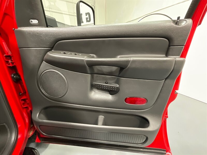 2005 Dodge Ram 2500 SLT Quad Cab 4X4 /5.9L DIESEL/1-OWNER/37,000 MILES / LONG BED / ZERO RUST / LOCAL OREGON TRUCK - Photo 33 - Gladstone, OR 97027