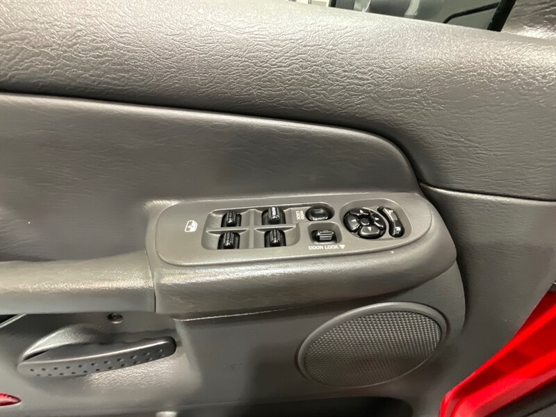 2005 Dodge Ram 2500 SLT Quad Cab 4X4 /5.9L DIESEL/1-OWNER/37,000 MILES / LONG BED / ZERO RUST / LOCAL OREGON TRUCK - Photo 34 - Gladstone, OR 97027