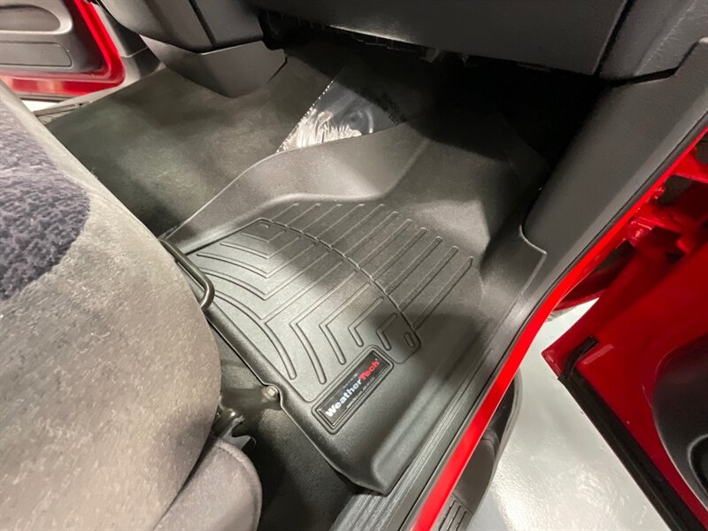 2005 Dodge Ram 2500 SLT Quad Cab 4X4 /5.9L DIESEL/1-OWNER/37,000 MILES / LONG BED / ZERO RUST / LOCAL OREGON TRUCK - Photo 40 - Gladstone, OR 97027