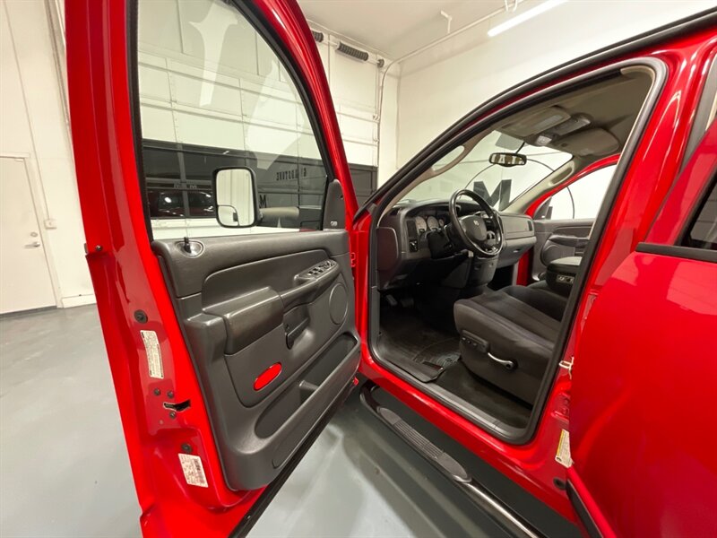 2005 Dodge Ram 2500 SLT Quad Cab 4X4 /5.9L DIESEL/1-OWNER/37,000 MILES / LONG BED / ZERO RUST / LOCAL OREGON TRUCK - Photo 31 - Gladstone, OR 97027