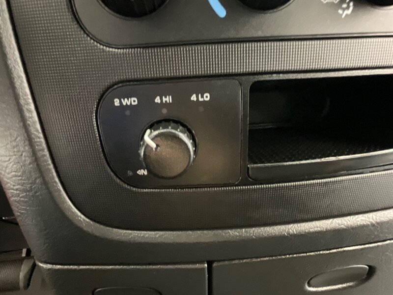 2005 Dodge Ram 2500 SLT Quad Cab 4X4 /5.9L DIESEL/1-OWNER/37,000 MILES / LONG BED / ZERO RUST / LOCAL OREGON TRUCK - Photo 18 - Gladstone, OR 97027