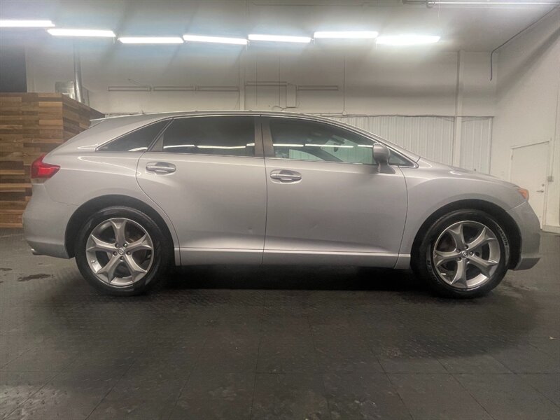 2012 Toyota Venza XLE Premium AWD / Leather / BRAND NEW TIRES  Leather & Heated Seats / Backup Camera / AWD / CLEAN - Photo 4 - Gladstone, OR 97027