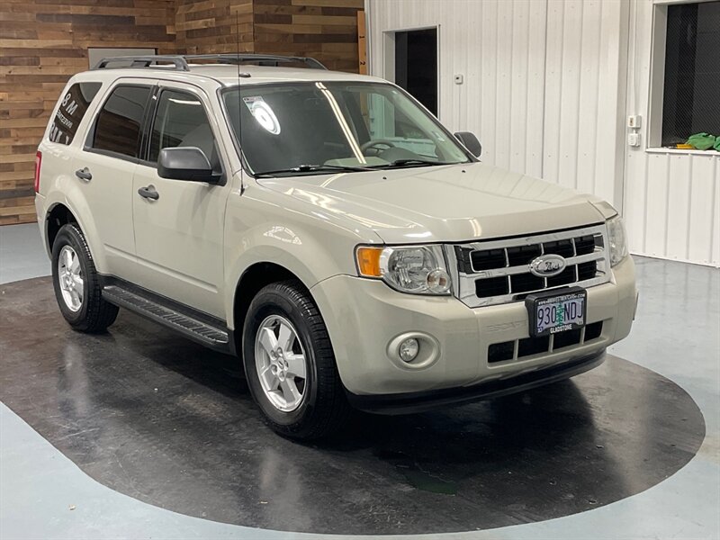 2009 Ford Escape XLT Sport Utility 4X4 / 3.0L V6 / NEW TIRES  / Excel Cond - Photo 2 - Gladstone, OR 97027