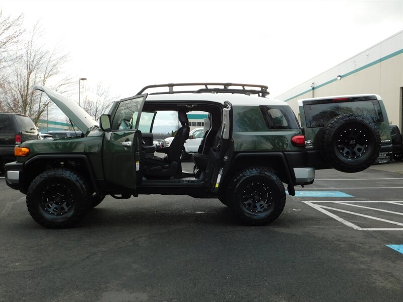 2014 Toyota FJ Cruiser 4WD / CRAWL CONTROL / DIFF LOCKS / LIFTED   - Photo 26 - Portland, OR 97217