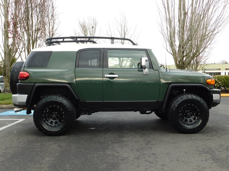 2014 Toyota FJ Cruiser 4WD / CRAWL CONTROL / DIFF LOCKS / LIFTED   - Photo 4 - Portland, OR 97217